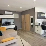 Marco Art Vendeghaz Jakuzzi, Sauna - 2025 Nyartol - From Summer 2025