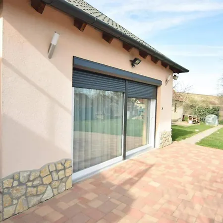 招待所 Marco Art Vendeghaz Jakuzzi, Sauna - 2025 Nyartol - From Summer 2025 3*