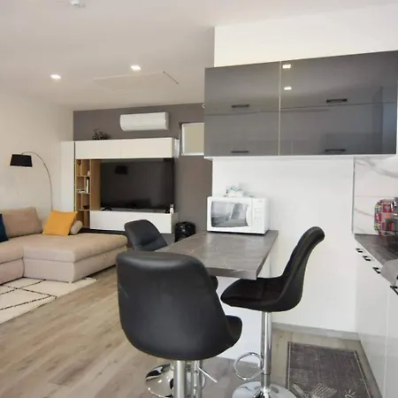 Pensjonat Marco Art Vendeghaz Jakuzzi, Sauna - 2025 Nyartol - From Summer 2025