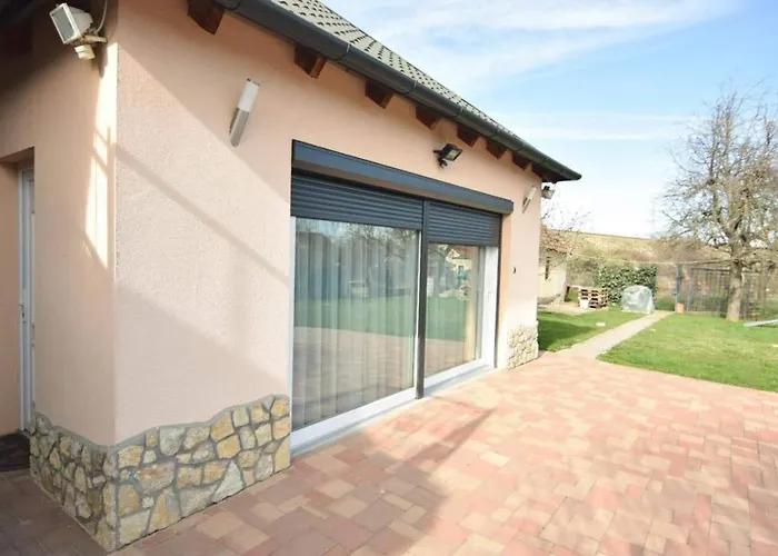 ゲストハウス Marco Art Vendeghaz Jakuzzi, Sauna - 2025 Nyartol - From Summer 2025 3*