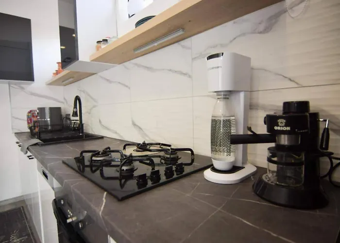 Marco Art For 1- 8 Persons Marko